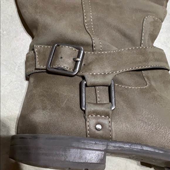 boots - Picture 3 of 6